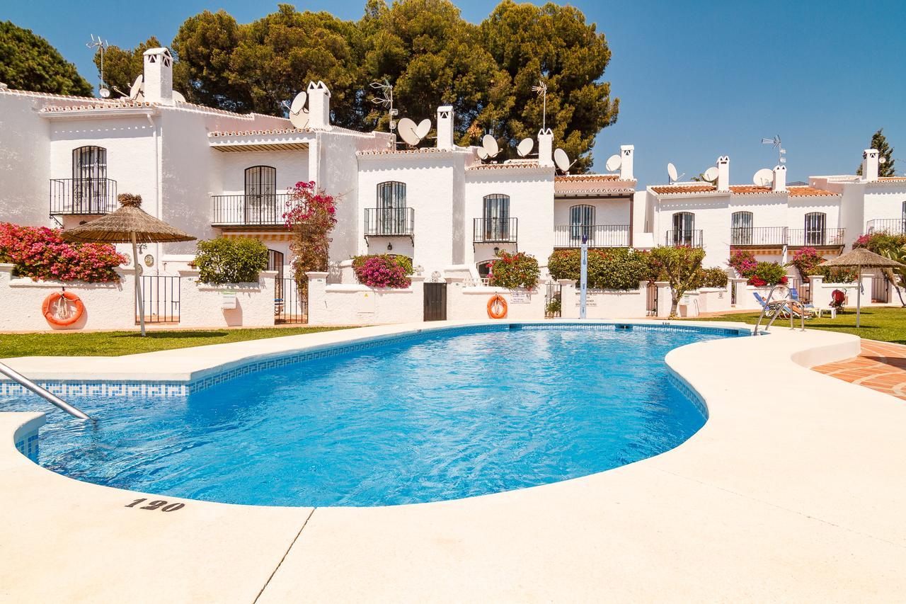 Los Pinos 23 Villas Casasol เนร์คา ภายนอก รูปภาพ